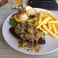 De Herberg - Kalfslever met spek en uien. Heerlijke plate met deze klassieker