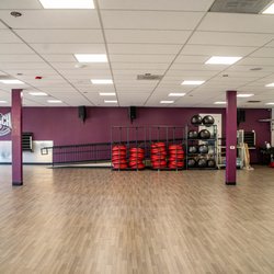 Crunch Fitness - University Square