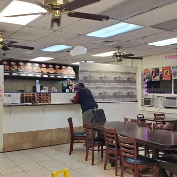 LaLa's Gyros - Inside the food restaurant. - Greek Near Me - Tampa, Florida