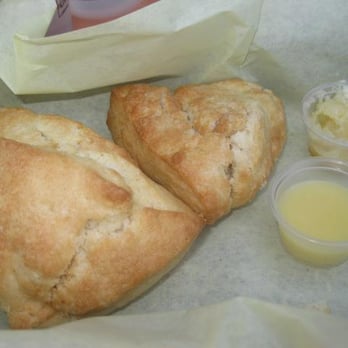 Starling Diner - scones w/ lemon curd and butter - New American Near Me - Long Beach, California