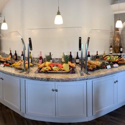 Annabelle's Dining & Lounge - So many choices