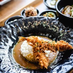 Katsuya - Shrimp over rice and curry from Curry set