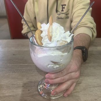 Famous Dave's Bar-B-Que - Down Home Banana Pudding - Barbeque Near Me - Yuma, Arizona Famous Dave's Bar-B-Que - Down Home Banana Pudding - Barbeque Near Me - Yuma, Arizona