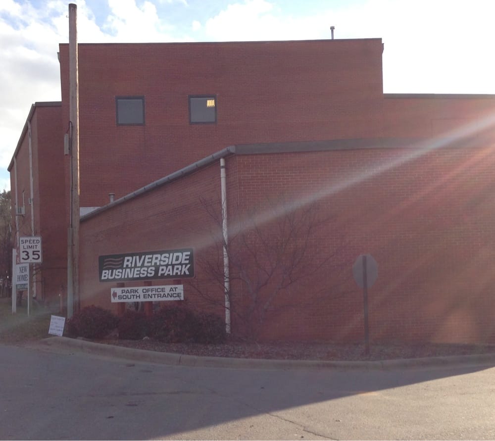 RIVERSIDE BUSINESS PARK Updated July 2024 2000 Riverside Dr