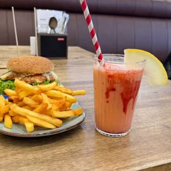 Villa Lounge - Burger with fine selected chicken filet