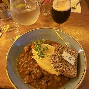 Quays Bar - stew - Pubs Near Me - Galway, G