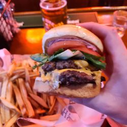 Ritz Klub Tavern - Double cheeseburger