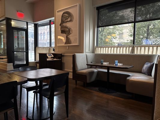 Toussaint Downtown Brasserie by null