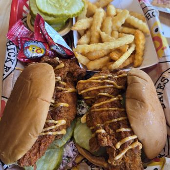 Dave's Hot Chicken - 2 sliders and fries - Chicken Shop Near Me - Brookfield, Connecticut Dave's Hot Chicken - 2 sliders and fries - Chicken Shop Near Me - Brookfield, Connecticut
