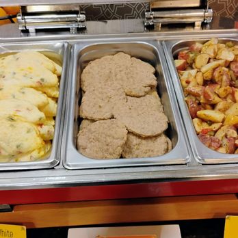 Hampton Inn & Suites Jackson - Now here is the main course, eggs, meat, and potatoes. They also have oatmeal. - Hotels Near Me - Jackson, Tennessee