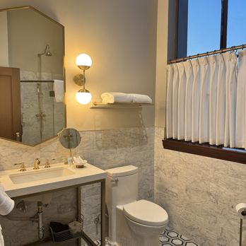 The Darling Hotel - Hotels Near Me - Visalia, California The Darling Hotel - Hotels Near Me - Visalia, California