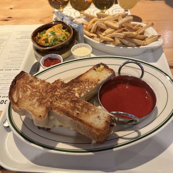 Tröegs Brewing Company - Triple cheese grilled cheese with spicy tomato dipping sauce! Yum! - Breweries Near Me - Hershey, Pennsylvania Tröegs Brewing Company - Triple cheese grilled cheese with spicy tomato dipping sauce! Yum! - Breweries Near Me - Hershey, Pennsylvania