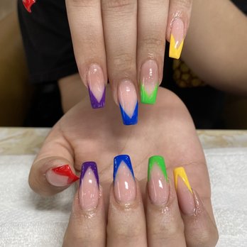 La Bella Nail Spa - Nail Salons Near Me - Salinas, California