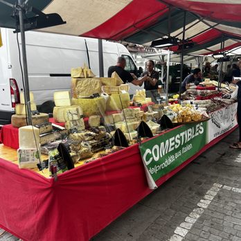 Luzerner Wochenmarkt - Cheese galore - Farmers Market Near Me - Lucerne, LU