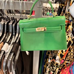 Anderson Mall - Mini Kelly bag in Green.
