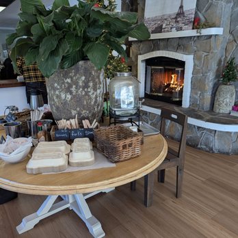 Adorable French Bakery - Ambiance - Bakeries Near Me - Scotts Valley, California
