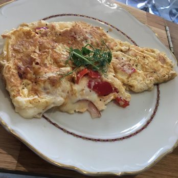 Mama Bear - Homemade omelette with different fillings - Cafes Near Me - Sundbyberg, Alberta