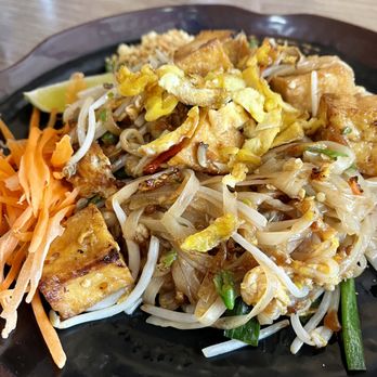 AM Noodle - Pad Thai with fried tofu... so good! - Thai Near Me - Ventura, California AM Noodle - Pad Thai with fried tofu... so good! - Thai Near Me - Ventura, California