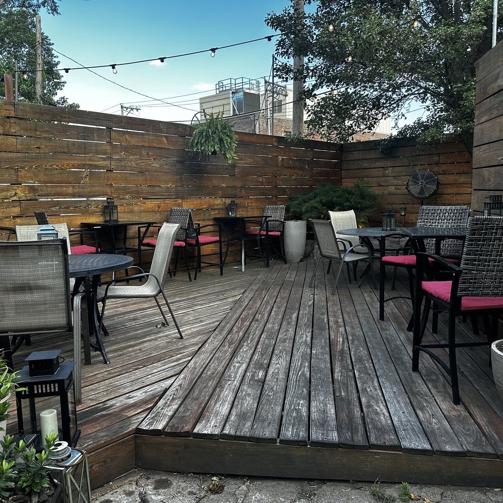 The Scottish Arms - Patio - Gastropubs Near Me - Saint Louis, Missouri