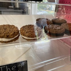 Cupcake Delirium - Oatmeal cream pies