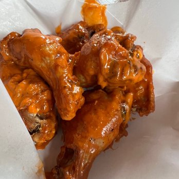 The Hi-Mark - Spicy Buffalo - Bars Near Me - Cincinnati, Ohio The Hi-Mark - Spicy Buffalo - Bars Near Me - Cincinnati, Ohio