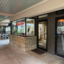 Tremont Tailoring & Alteration - Front door.