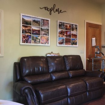 The Loubird Inn - Breakfast room - Hotels & Travel Near Me - Escalante, Utah The Loubird Inn - Breakfast room - Hotels & Travel Near Me - Escalante, Utah