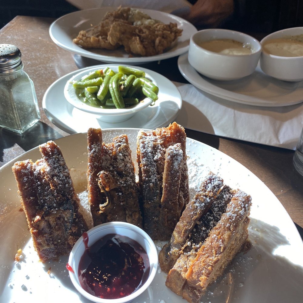 Aspen Creek Grill - Burned greasy bread. Gross. - Seafood Near Me - Amarillo, Texas