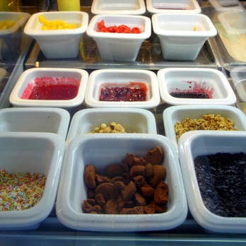 Zanoni Frozen Yogurt - The toppings - Ice Cream & Frozen Yogurt Near Me - Vienna, 9