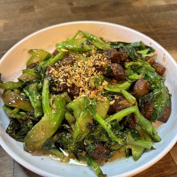 Goi Express Thai - #18 Crispy pork belly w/Chinese Broccoli - Thai Near Me - Murrieta, California