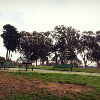 Holly Park - Lots of places to sit :p - Parks Near Me - San Francisco, California