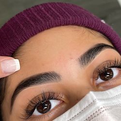 Brows By Lupita - Brow threading service