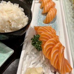 Wrap N Roll - Salmon sashimi