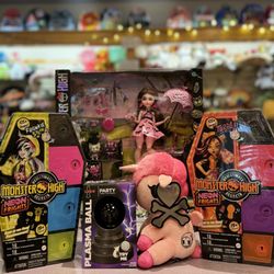 Elephant's Trunk - Freaky just got Fabulous!
Come see our Monster High Dolls as they fly off the shelves.