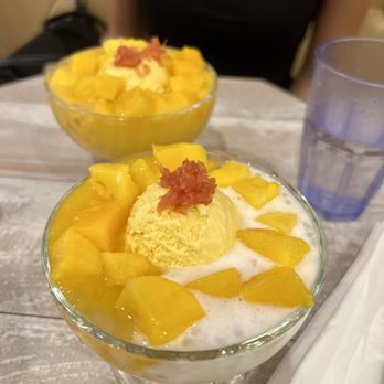 Mango Mango Dessert - Snow White (coconut) Mango Juice Sago & Pomelo - Desserts Near Me - New York, New York Mango Mango Dessert - Snow White (coconut) Mango Juice Sago & Pomelo - Desserts Near Me - New York, New York