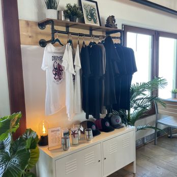 Deep Sea Tasting Room - Wine Tasting Room Near Me - Santa Barbara, California