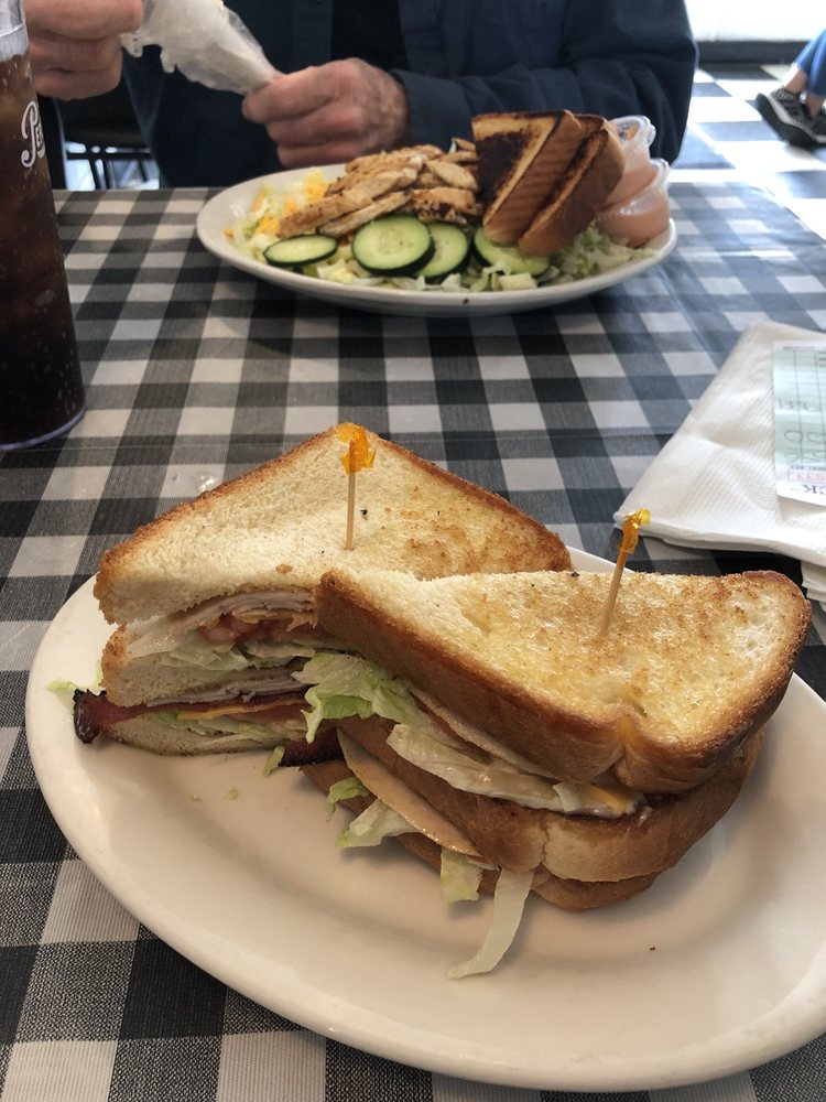MATTY’S RESTAURANT - 19 Photos & 29 Reviews - 1111 N Bridge St, Elkin ...
