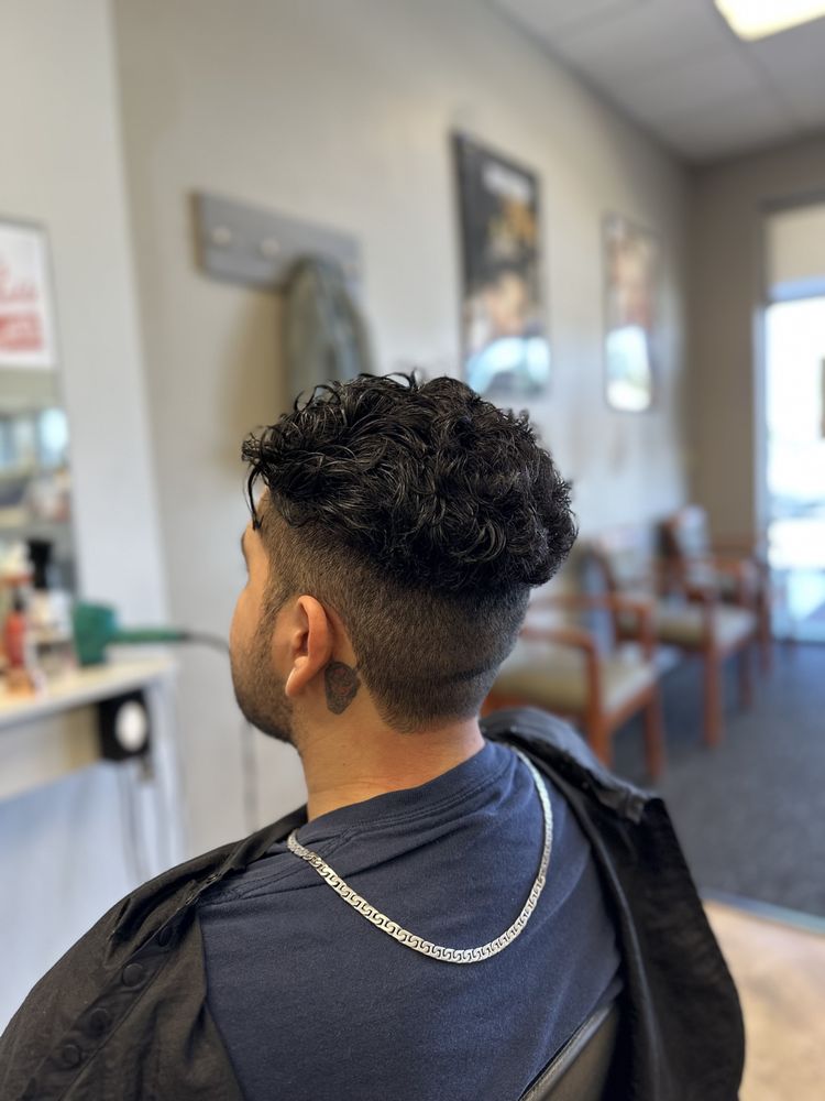 SUPER CLIPS HAIR SALON Updated September 2024 27 Photos 20403 N