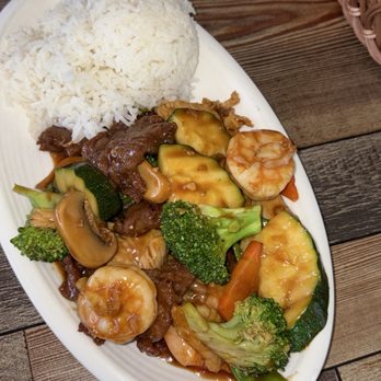 Shanghai Pine Gardens Restaurant - Three ingredients lunch special. Delicious - Chinese Near Me - Newport Beach, California Shanghai Pine Gardens Restaurant - Three ingredients lunch special. Delicious - Chinese Near Me - Newport Beach, California