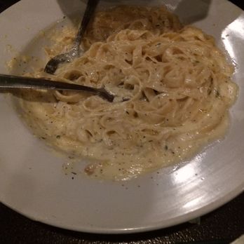 Mama Teresa's - Chicken Alfredo in Fettuccine - Pizza Near Me - Milford, Connecticut