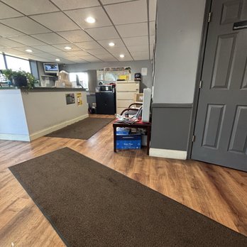 John's Auto Service & Towing - Waiting area - Auto Repair Near Me - Levittown, Pennsylvania John's Auto Service & Towing - Waiting area - Auto Repair Near Me - Levittown, Pennsylvania
