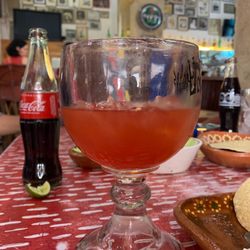 Los Famosos Equipales - Nalgas Alegres cocktail