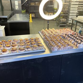 Bread Ahead Bakery | Borough Market - creme brûlée donuts - Bakeries Near Me - London, XGL Bread Ahead Bakery | Borough Market - creme brûlée donuts - Bakeries Near Me - London, XGL