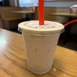 MOOYAH - Strawberry milkshake with chocolate shavings