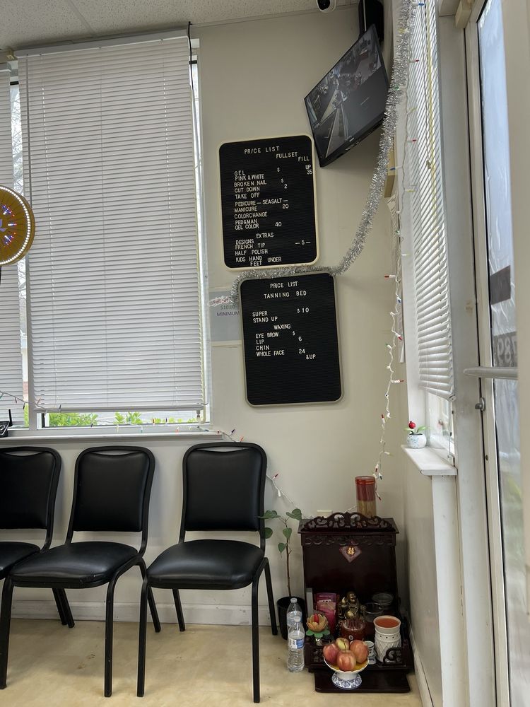 ROYAL NAILS AND TAN Updated September 2024 10 Photos & 13 Reviews