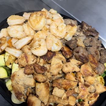 Del Mar Hibachi & Ceviche - Our Trio plate, comes with all 3 meats, steak, chicken and shrimp - Food Trucks Near Me Del Mar Hibachi & Ceviche - Our Trio plate, comes with all 3 meats, steak, chicken and shrimp - Food Trucks Near Me
