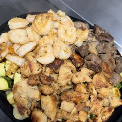 Del Mar Hibachi & Ceviche - Our Trio plate, comes with all 3 meats, steak, chicken and shrimp