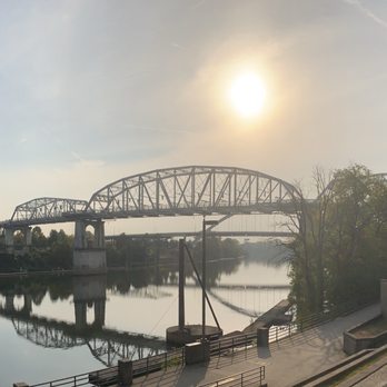 John Seigenthaler Pedestrian Bridge - Beautiful morning walk across the pedestrian bridge - Landmarks & Historical Buildings Near Me