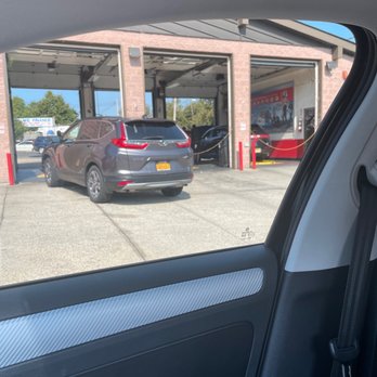 Valvoline Instant Oil Change - The two customers who came after me - Oil Change Stations Near Me - Bronx, New York Valvoline Instant Oil Change - The two customers who came after me - Oil Change Stations Near Me - Bronx, New York