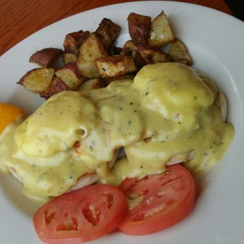 Sound View Cafe - Salmon Benedict - Breakfast & Brunch Near Me - Seattle, Washington Sound View Cafe - Salmon Benedict - Breakfast & Brunch Near Me - Seattle, Washington
